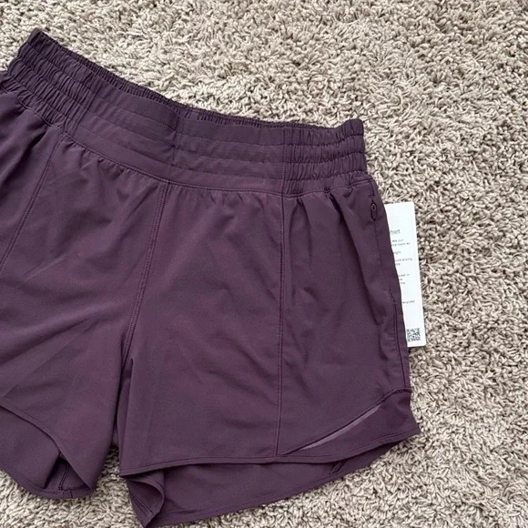 lululemon athletica Hotty Hot Shorts - Picture 4 of 7